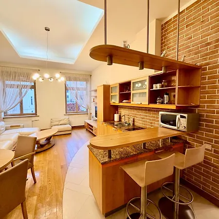 Elegant Art Nouveau Hideaway In Elizabetes Street * Riga