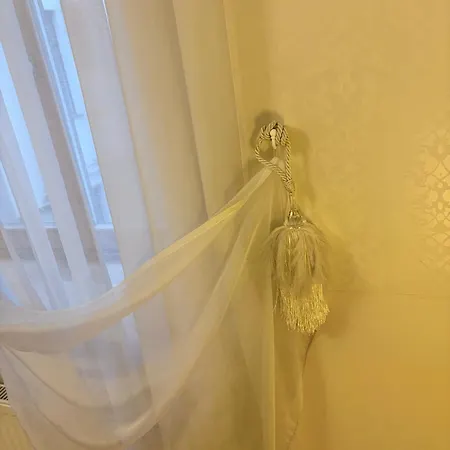 Elegant Art Nouveau Hideaway In Elizabetes Street Apartment *