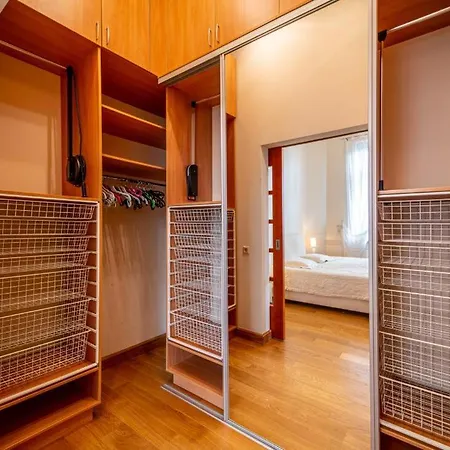 Appartement Elegant Art Nouveau Hideaway In Elizabetes Street