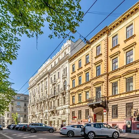 Elegant Art Nouveau Hideaway In Elizabetes Street アパート