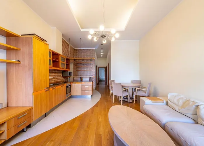 Elegant Art Nouveau Hideaway In Elizabetes Street Апартаменты Рига