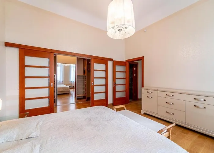 Elegant Art Nouveau Hideaway In Elizabetes Street Dzīvoklis *