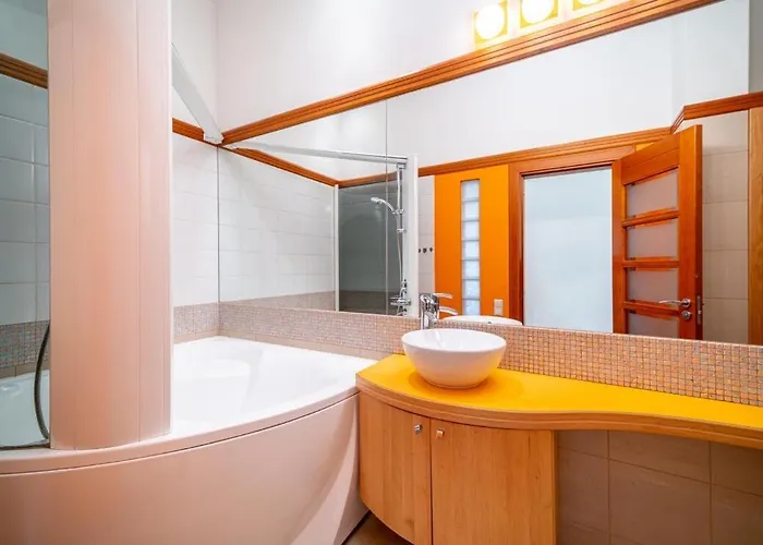 Elegant Art Nouveau Hideaway In Elizabetes Street Riga