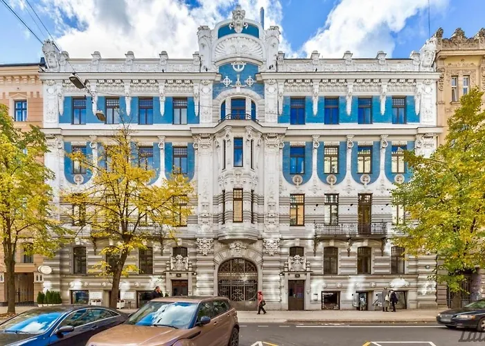Elegant Art Nouveau Hideaway In Elizabetes Street Dzīvoklis