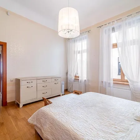 Elegant Art Nouveau Hideaway In Elizabetes Street * Рига